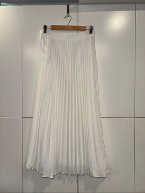 Like New Mango White Pleated Maxi Skirt szM